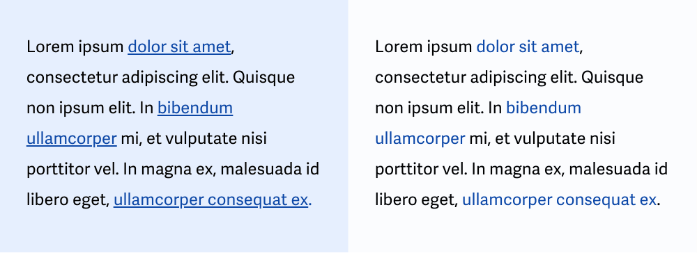 Dva textové bloky s rovnakým obsahom; ľavý má svetlomodré pozadie, pravý biele; slúži na porovnanie vizuálneho štýlu textového obsahu.
